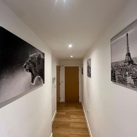 2 Bed Corner Apartment With Gym Манчестер Экстерьер фото